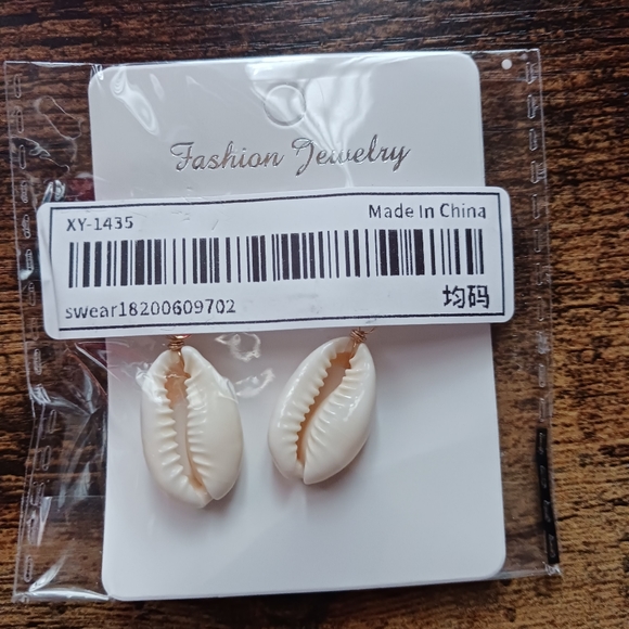 3 for $10 Fashion earrings - Picture 2 of 7